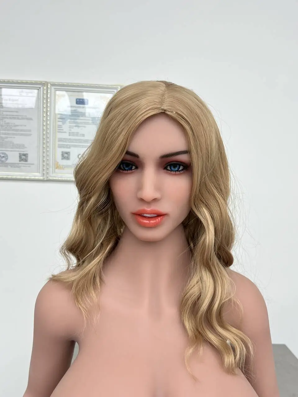 Capucine – Poupée AIBEI TPE 153 cm, silhouette pulpeuse, visage 233 – Stock UE 3