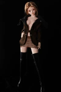 J60 Miyabi Cinnamon mini doll view 11
